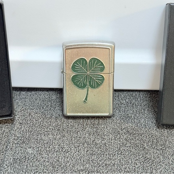 Zippo Lighter Lucky Clover Silver 20364 - Picture 4 of 8